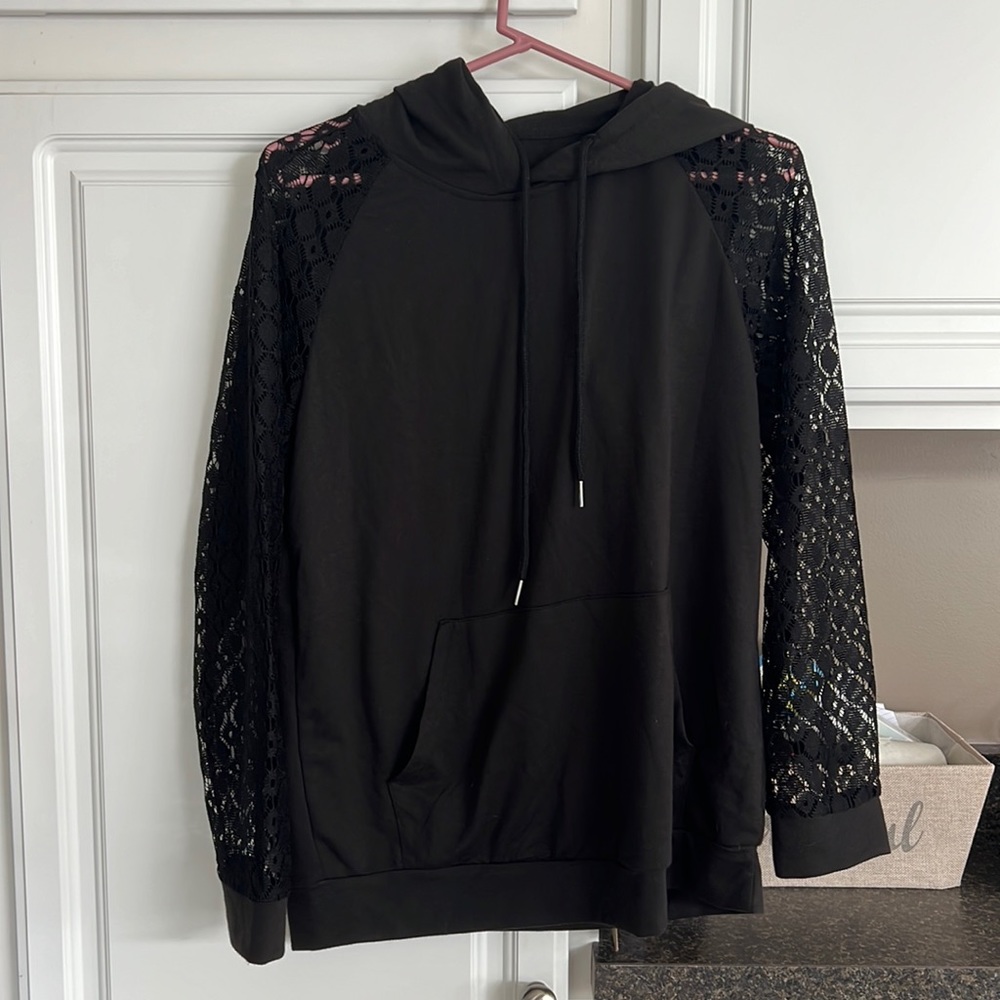 Black sweatshirt with lace